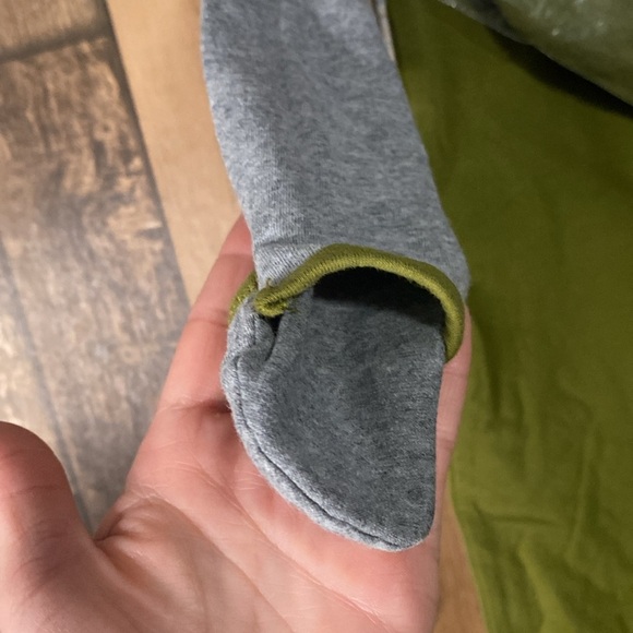 Robeez Dino 🦖 onsie with rollable feet and hands - Picture 6 of 16